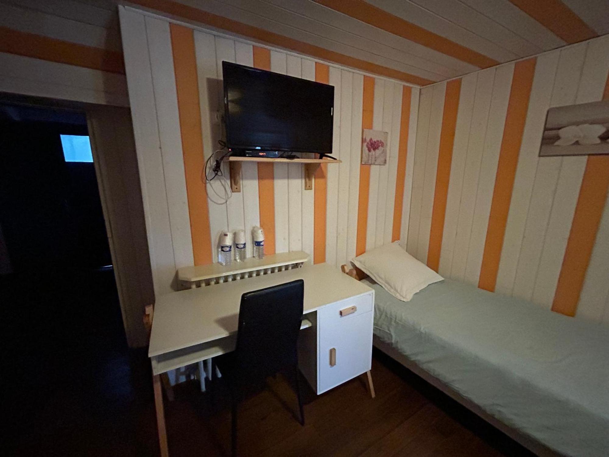 Chambres D'Hotes La Cheminee Tardets-Sorholus Esterno foto